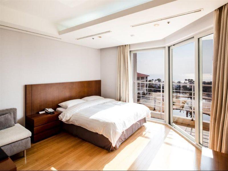 Sono Calm Jeju Hotel Seogwipo Exterior photo