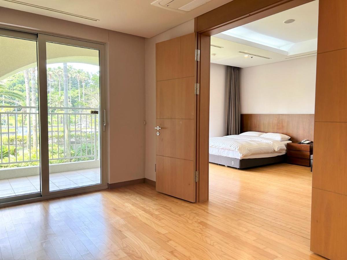 Sono Calm Jeju Hotel Seogwipo Exterior photo
